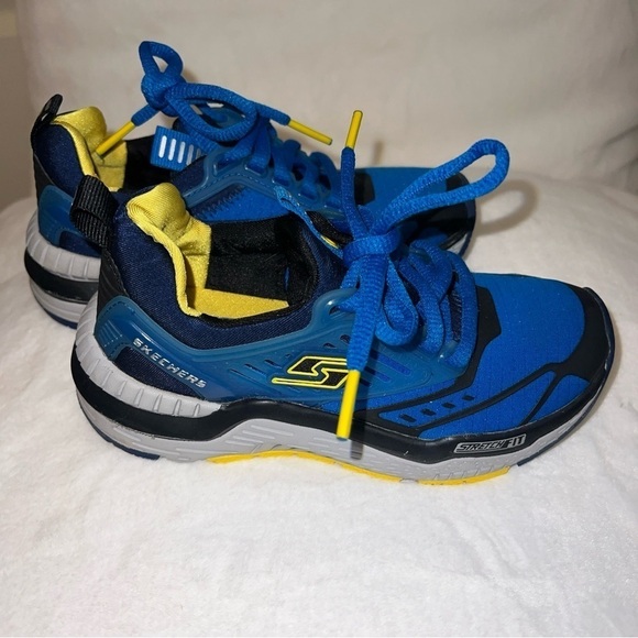 Boys Skechers Hyperjolt Size 11.5 Gently Preloved EC - Picture 1 of 7